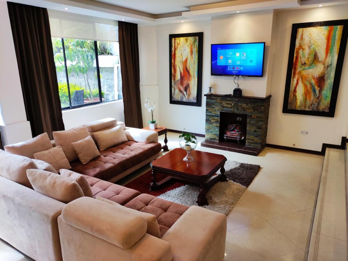 Hospedaje En Quito Norte, Apartamento & Suite Independientes Zewnętrze zdjęcie