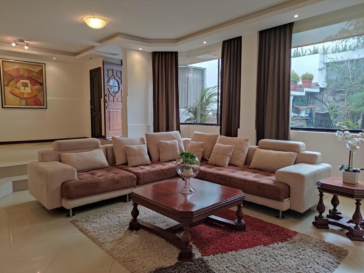 Hospedaje En Quito Norte, Apartamento & Suite Independientes Zewnętrze zdjęcie
