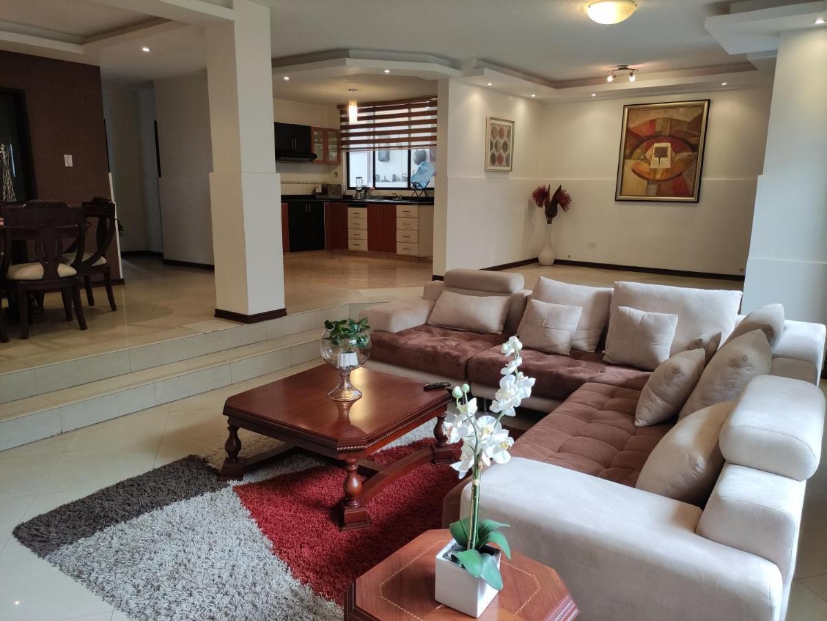 Hospedaje En Quito Norte, Apartamento & Suite Independientes Zewnętrze zdjęcie